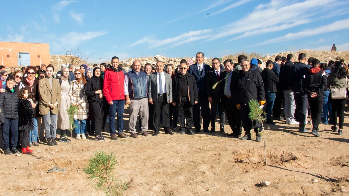 Selçuk Üniversitesinde 1800 fidan toprakla buluştu